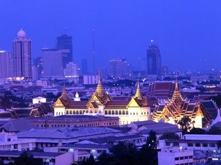 Thailand Travel - visit the Grand Palace and the Temple of the Emerald Buddha (Wat Phra Kaeo)in Bangkok